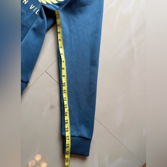 Aston Villa Castore , England UK Pullover Hoodie Size 4 Polyester Soft Winter - Picture 11 of 16